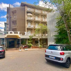 https://sole-chianciano-terme-53042.it-tuscanyhotel.com