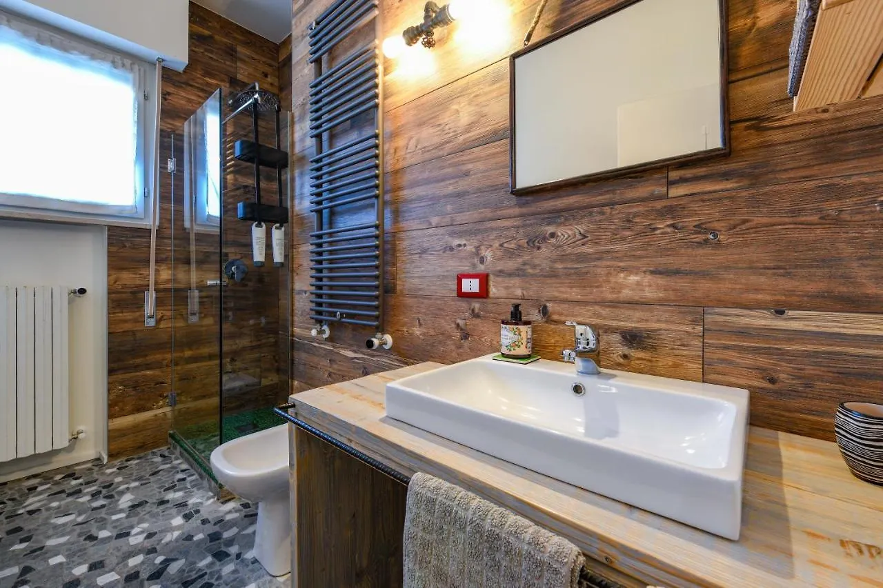 Oda ve Kahvaltı Villa Giulia Rooms & Bike Toscolano Maderno