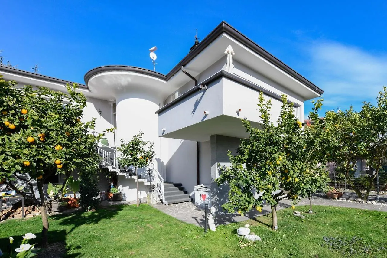 Villa Giulia Rooms & Bike Toscolano Maderno Oda ve Kahvaltı